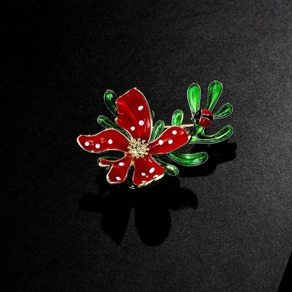 *QUINLAN* Red x Green Fashion Floral Ladybug Brooch